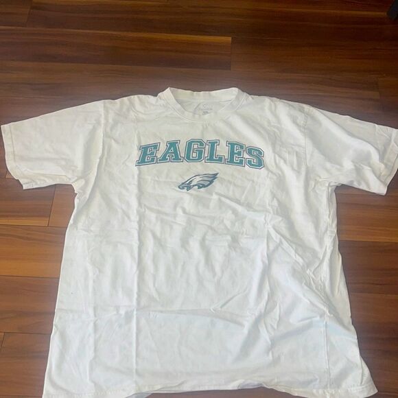 Fanatics Other - Eagles Men’s vintage feel T shirt